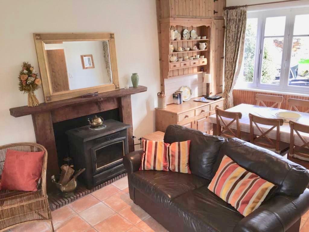 Jugon-les-Lacs Clara, Clement & Nelle - Character Cottages מראה חיצוני תמונה